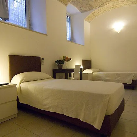 St. Peter's Square 3*
